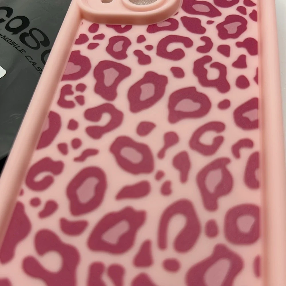 NWOT iPhone 15 case. Pink leopard cheetah
